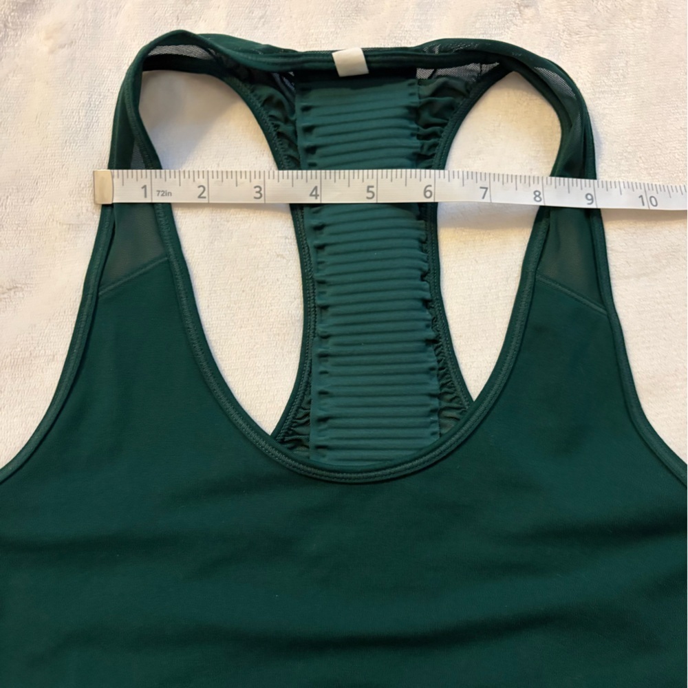 ATHLETA Bakasana Tank Dragonfly Green Size M Activewear | Workout | Fitness - Picture 7 of 10